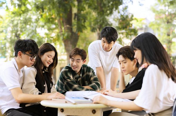 Du học Hàn Quốc hệ tiếng D4-1 có phù hợp không? Góc nhìn thực tế cho học sinh sau THPT