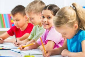 Tiếng Anh Cho Trẻ Em Có Thật Sự Cần Thiết? Góc Nhìn Toàn Diện Cho Phụ Huynh Hiện Đại