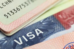 Xin Visa Đức Online Hay Nộp Trực Tiếp Tốt Hơn? So Sánh Chi Tiết Từ Kinh Nghiệm Thực Tế