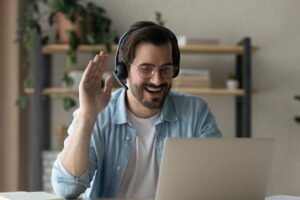 Có Cần Học Với Người Bản Xứ Để Nói Giỏi Không? Góc Nhìn Thực Tế Năm 2026