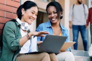 Du Học Canada Có Bị Phân Biệt Đối Xử Không? Góc Nhìn Thực Tế Từ Cuộc Sống Du Học Sinh