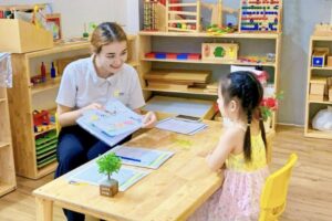 Dịch Vụ Giáo Viên Nước Ngoài Cho Bé Tại Nhà: Lợi Ích, Chi Phí Và Kinh Nghiệm Lựa Chọn