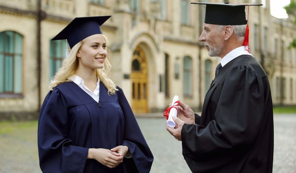 Du Học Canada Bậc Tiến Sĩ: Học Bổng và Cơ Hội Nghiên Cứu Hàng Đầu Thế Giới