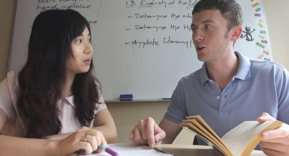 Có Nên Học Phát Âm Với Giáo Viên Nước Ngoài? Ưu Điểm, Hạn Chế Và Cách Lựa Chọn Hiệu Quả