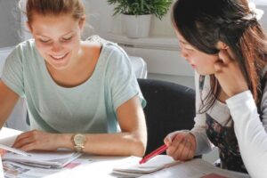 Giáo Viên Nước Ngoài Có Giúp Tăng Phản Xạ Tiếng Anh Không? Bí Quyết Nói Tiếng Anh Tự Nhiên Và Tự Tin